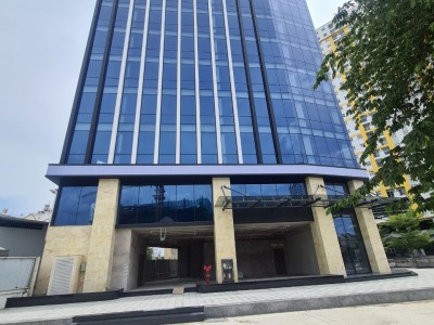 Toà nhà nguyên căn đường Võ Văn Kiệt Quận 6