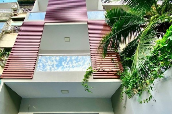 Lux Home Building – Đường Nguyễn Văn Thủ – Quận 1
